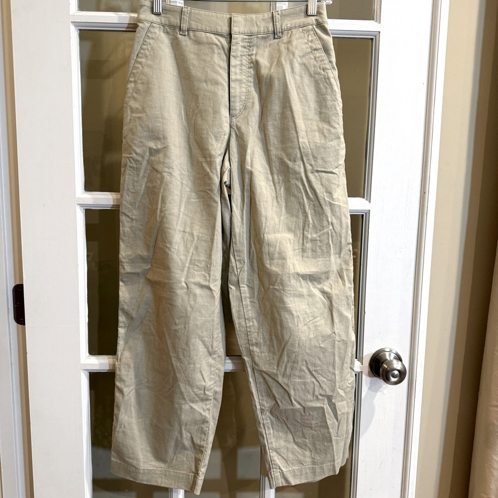 Uniqlo Wide Leg Pants in Light Khaki